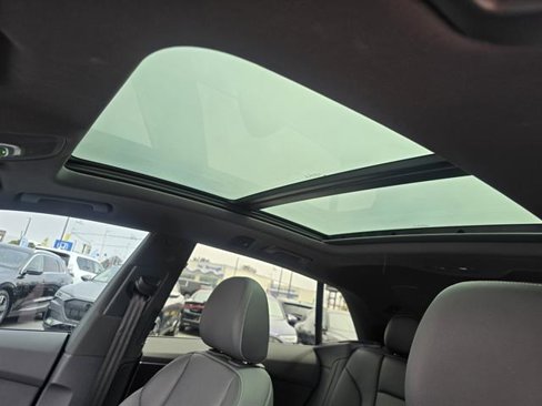 Used 2022 Audi Q8 Premium Plus w/ Premium Plus Package image 5