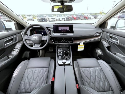 New 2026 Nissan Rogue Platinum image 13