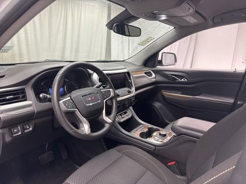 Used 2023 GMC Acadia SLE w/ Driver Convenience Package image 9