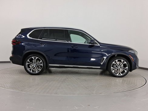 New 2026 BMW X5 sDrive40i w/ Climate Comfort Package image 8