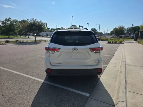 Used 2015 Toyota Highlander Limited image 5