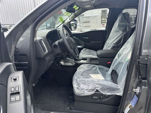 Used 2025 Nissan Frontier SV image 13