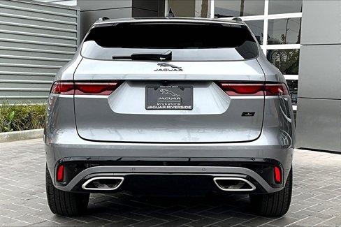 New 2026 Jaguar F-PACE R-Dynamic S image 4
