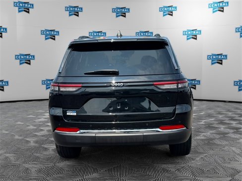 Used 2023 Jeep Grand Cherokee 4WD 4xe image 5