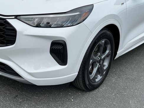 Used 2023 Ford Escape ST-Line image 8