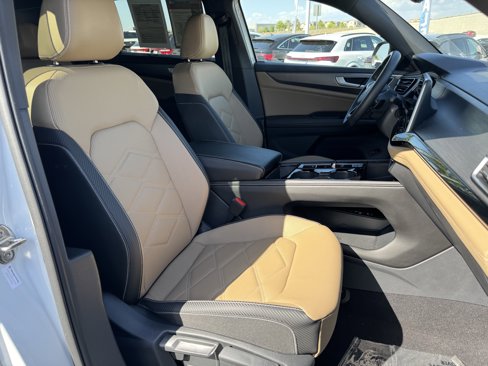 Certified 2024 Volkswagen Atlas Cross Sport SE w/ Panoramic Sunroof Package image 37
