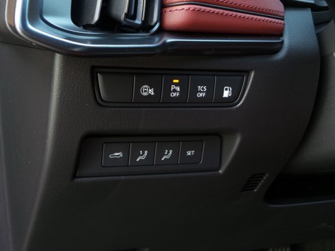 Certified 2025 MAZDA CX-70 Plug-In Hybrid w/ Premium Plus image 28