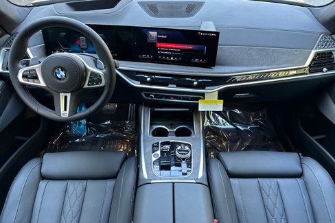 New 2026 BMW X7 M60i image 10