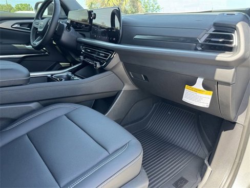 New 2025 Chevrolet Traverse LT w/ Driver Confidence Package image 11