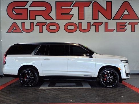 Used 2023 Cadillac Escalade ESV Premium Luxury image 1