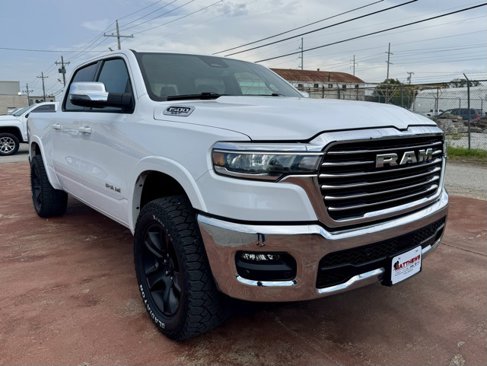 Used 2025 RAM 1500 Laramie image 3