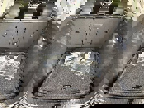 New 2025 Volkswagen Taos SEL image 9