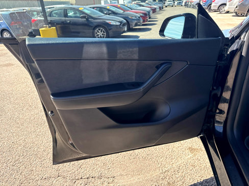 Used 2021 Tesla Model Y Long Range image 15