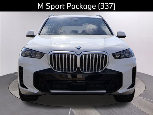 New 2026 BMW X5 xDrive50e w/ Executive Package image 3