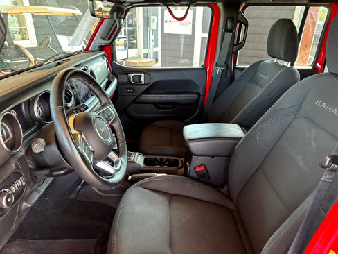 Used 2018 Jeep Wrangler Unlimited Sahara w/ Dual Top Group image 30