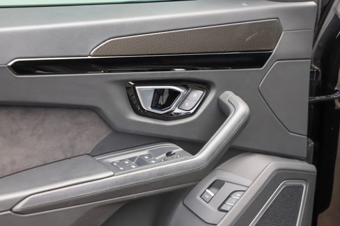 Used 2021 Lamborghini Urus image 40