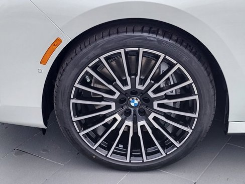 New 2025 BMW 760i xDrive image 9