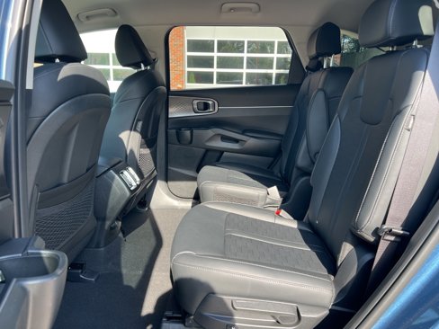 Certified 2025 Kia Sorento EX image 23