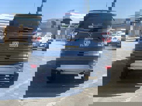 Used 2017 Ford Escape SE image 6