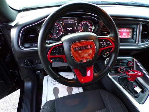 Used 2016 Dodge Challenger SXT image 26
