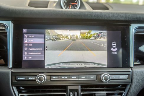 Used 2021 Porsche Macan image 21