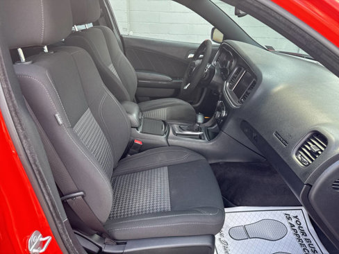 Used 2017 Dodge Charger SXT w/ Driver Confidence Group image 23