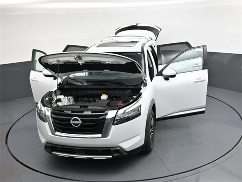New 2025 Nissan Pathfinder Platinum image 40