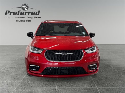 New 2026 Chrysler Pacifica Select image 4