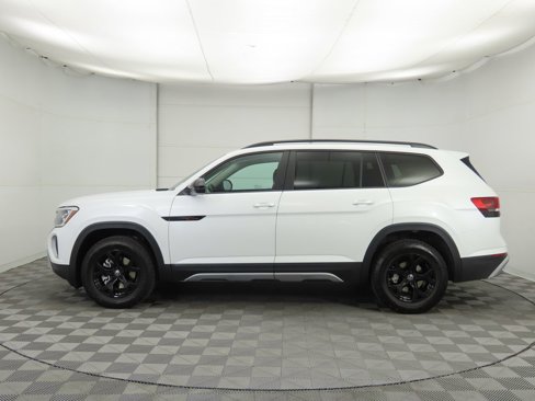 New 2026 Volkswagen Atlas Peak Edition image 9
