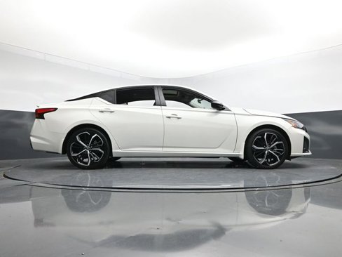 Used 2023 Nissan Altima 2.5 SR image 40