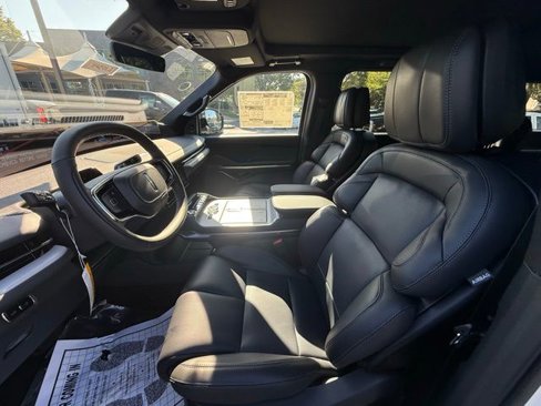 New 2025 Lincoln Navigator L Reserve w/ Jet Appearance Package image 12