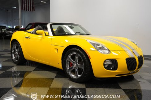 Used 2007 Pontiac Solstice GXP w/ Premium Package image 16