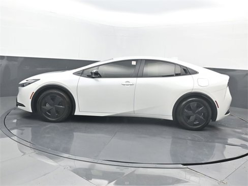 Used 2024 Toyota Prius LE image 20