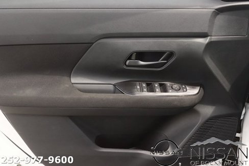 Used 2025 Nissan Kicks S image 10