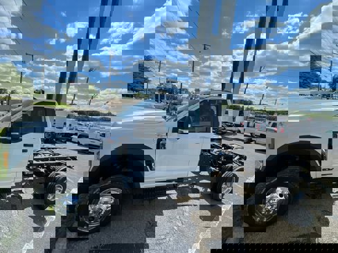 New 2025 Ford F450 XL image 4