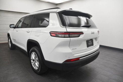 Used 2024 Jeep Grand Cherokee L Laredo image 5