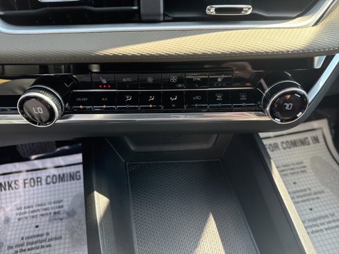 New 2025 Chevrolet Equinox LT w/ Convenience Package II image 24
