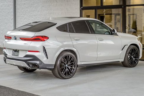 Used 2022 BMW X6 xDrive40i w/ M Sport Package image 9