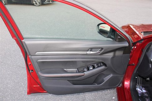 Used 2024 Nissan Altima 2.5 SR image 11