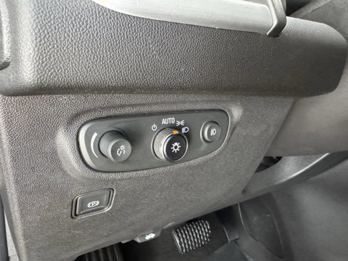Used 2024 GMC Terrain SLT image 18