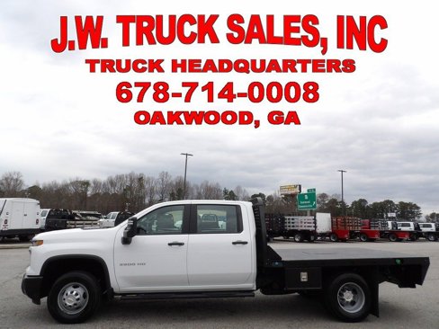 Used 2024 Chevrolet Silverado 3500 W/T w/ Snow Plow Prep Package image 2