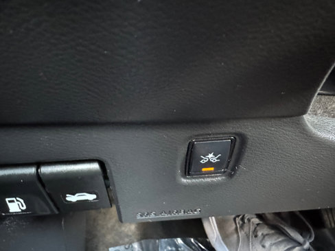 Used 2019 Nissan Kicks S image 26