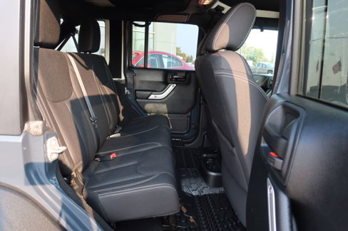 Used 2018 Jeep Wrangler Unlimited Rubicon w/ Connectivity Group image 20