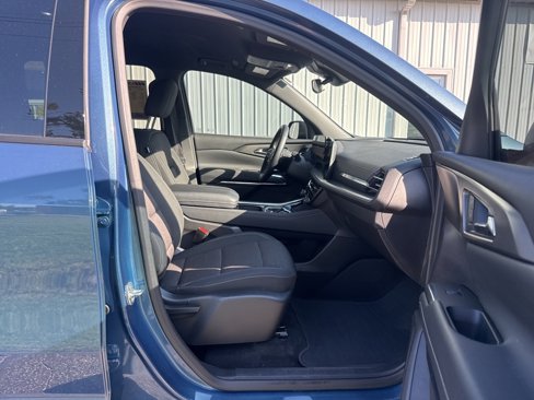 Used 2025 Chevrolet Traverse LT image 24