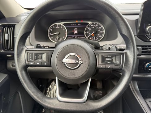 Used 2024 Nissan Pathfinder S image 12