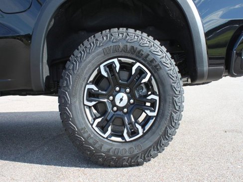 New 2026 Chevrolet Silverado 1500 ZR2 image 5