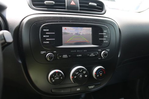 Used 2016 Kia Soul + image 6