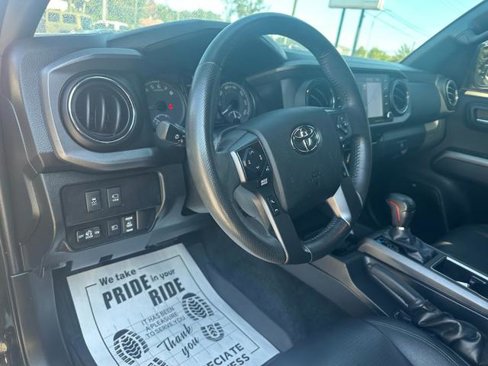 Used 2021 Toyota Tacoma SR5 image 9