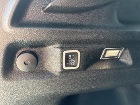 Used 2023 Jeep Grand Cherokee L Limited image 16