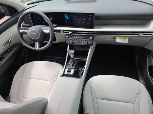 New 2025 Hyundai Tucson SE image 17